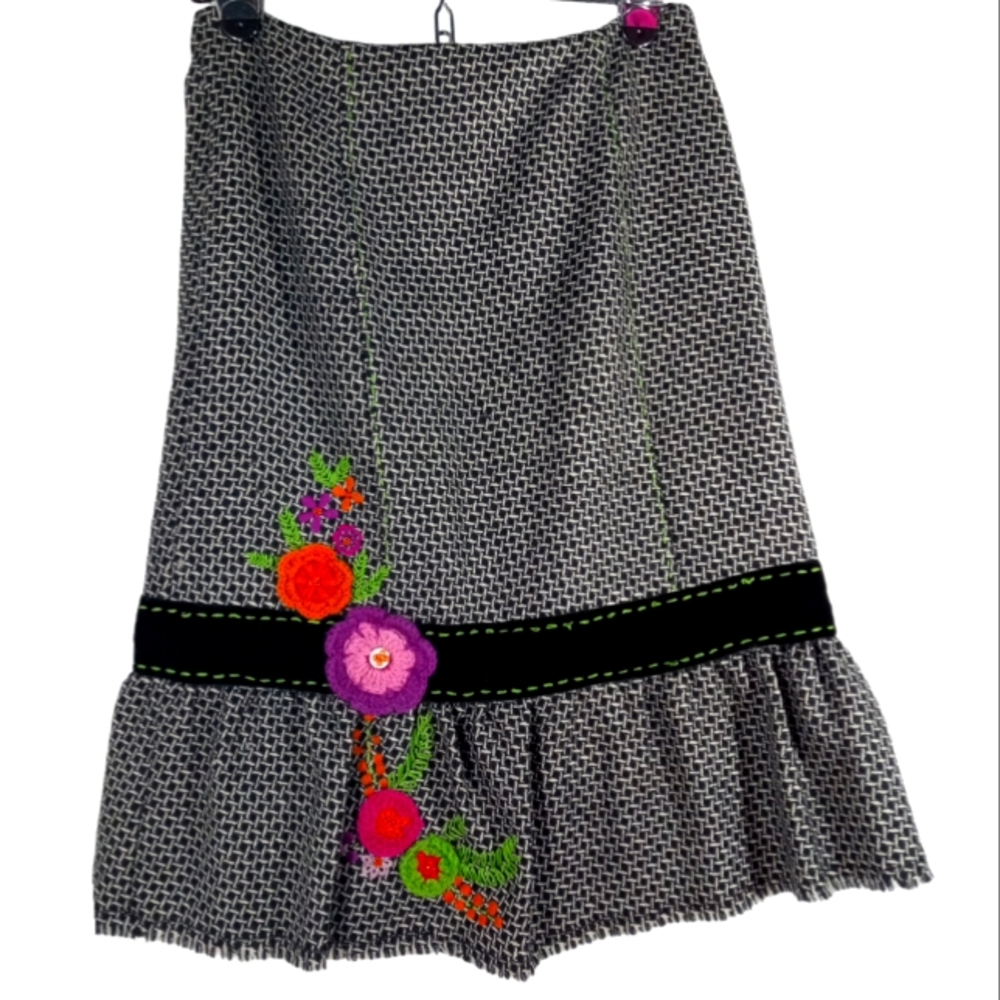 Nanette Lepore Vintage 100% Wool Skirt SZ 2
